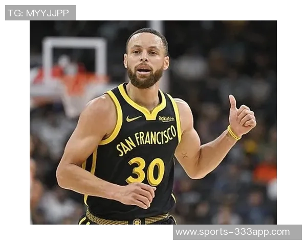 库里轻松出战16分钟贡献11分4篮板3助攻展现实力不凡