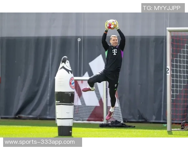 拜仁队训练动态戴维斯博伊因感冒缺席诺伊尔穆西亚拉恢复正常合练